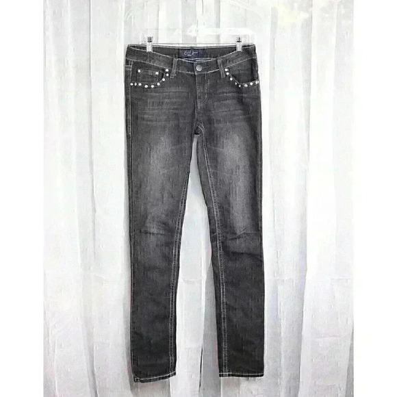 Earl Jean blue Size 7 x 32 grey fleur de lis embroirded, embellished jeans - Picture 2 of 11